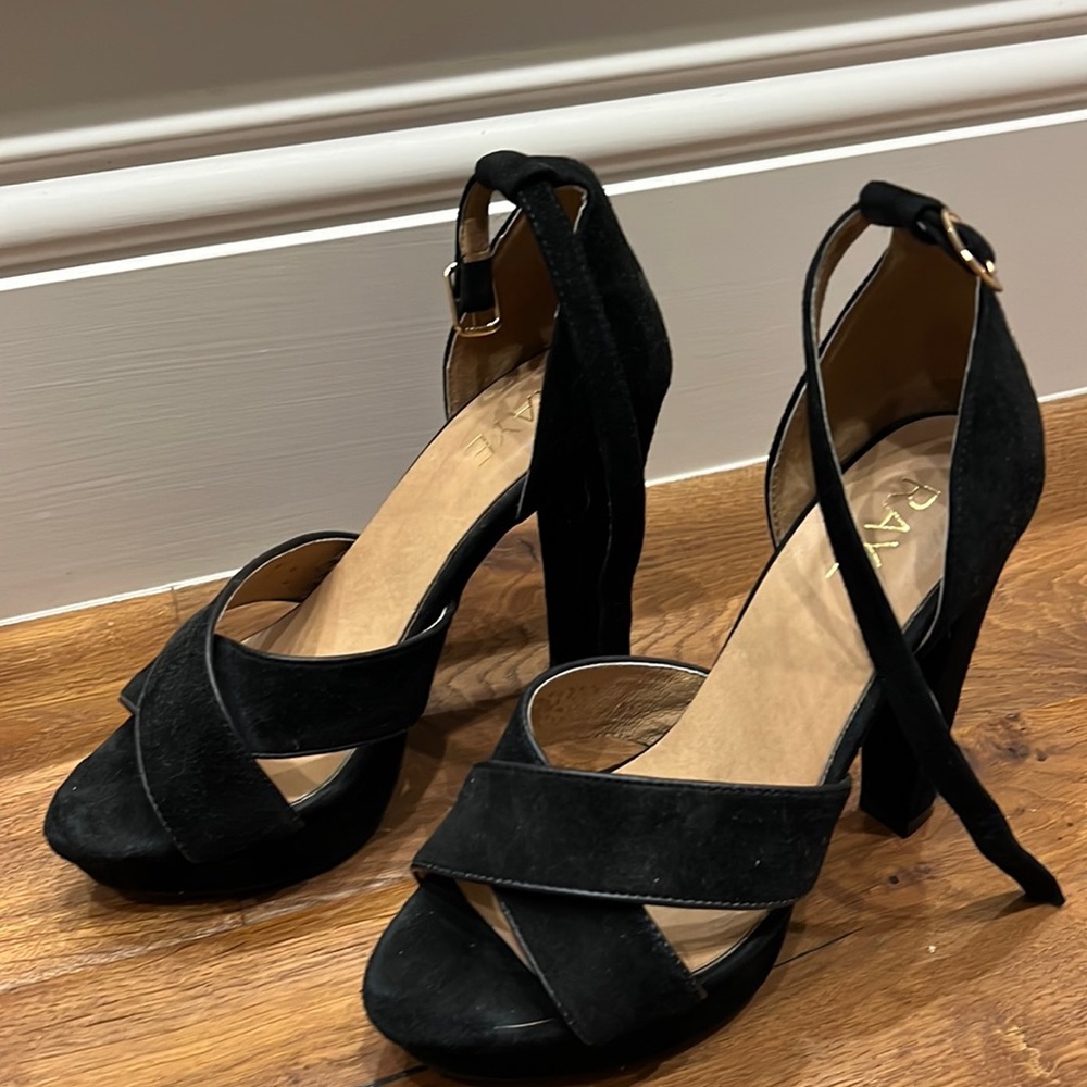 Sued stilettos